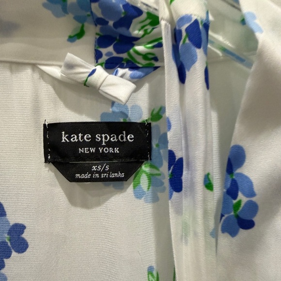 Kate Spade White and Blue Floral Wrap - Picture 3 of 5